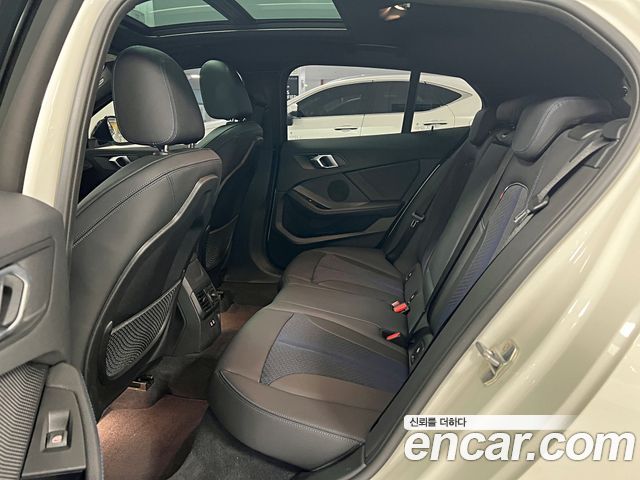 BMW 1-Series 2024 — photo 12