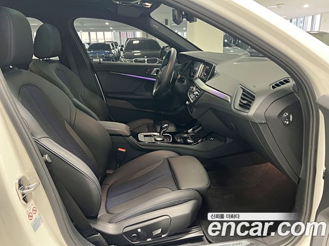 BMW 1-Series 2024 — photo 13