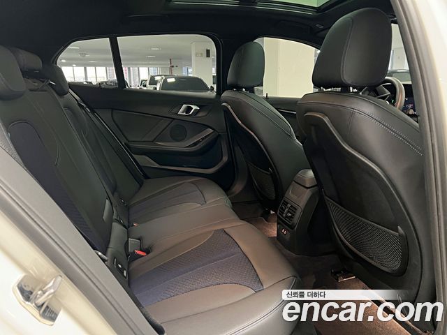 BMW 1-Series 2024 — photo 14