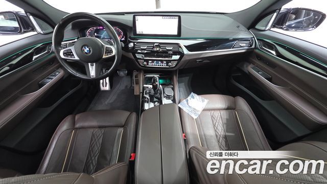 BMW Gran Turismo 2023 — photo 10