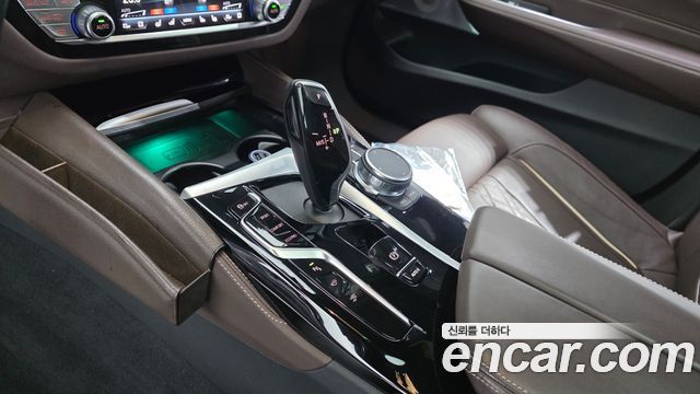 BMW Gran Turismo 2023 — photo 12