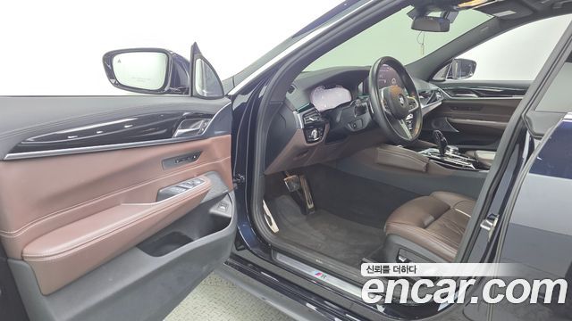 BMW Gran Turismo 2023 — photo 13