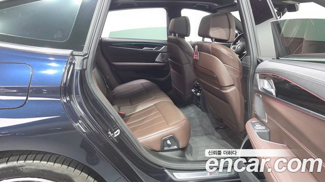 BMW Gran Turismo 2023 — photo 18
