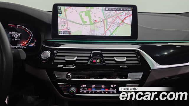 BMW Gran Turismo 2023 — photo 19