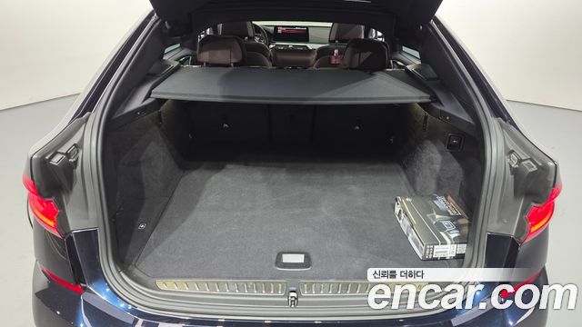 BMW Gran Turismo 2023 — photo 25