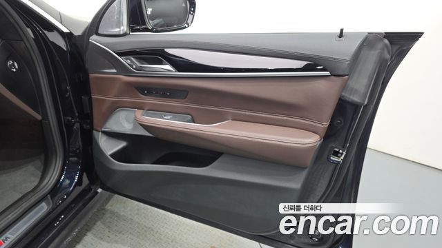 BMW Gran Turismo 2023 — photo 26