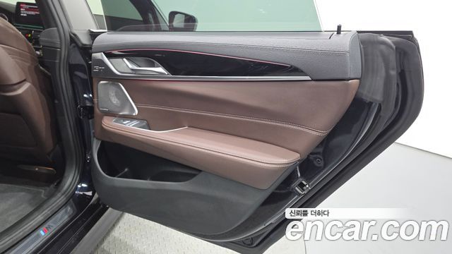 BMW Gran Turismo 2023 — photo 15