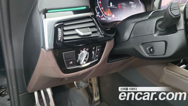 BMW Gran Turismo 2023 — photo 28