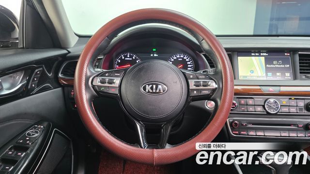 Kia K7 2016 — photo 13