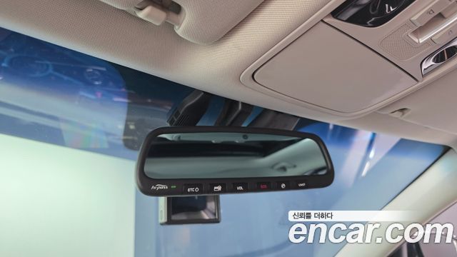 Kia K7 2016 — photo 18