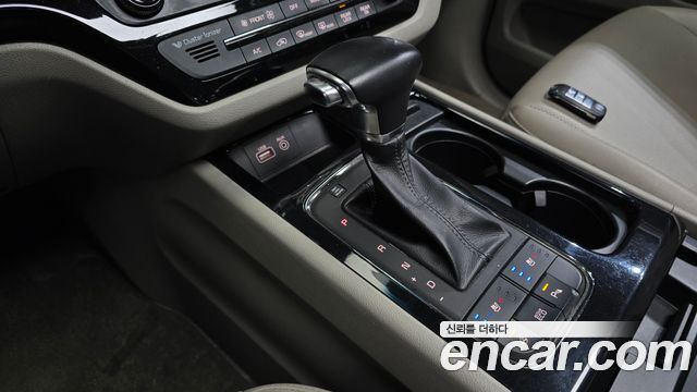Kia Canival 2018 — photo 12