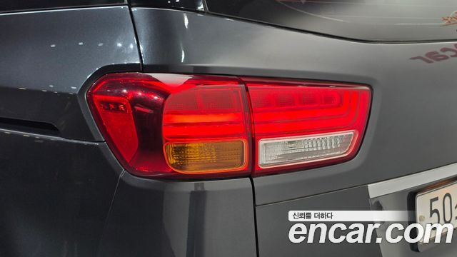 Kia Canival 2018 — photo 9