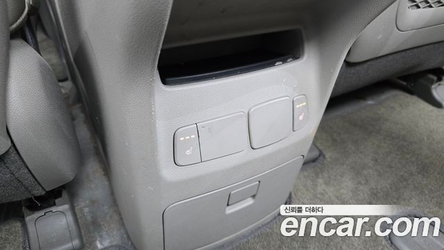 Kia Canival 2018 — photo 31