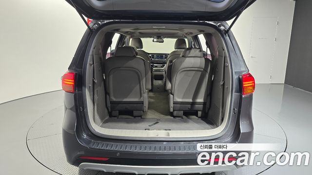 Kia Canival 2018 — photo 34