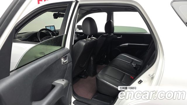 Kia Sportage 2010 — photo 16