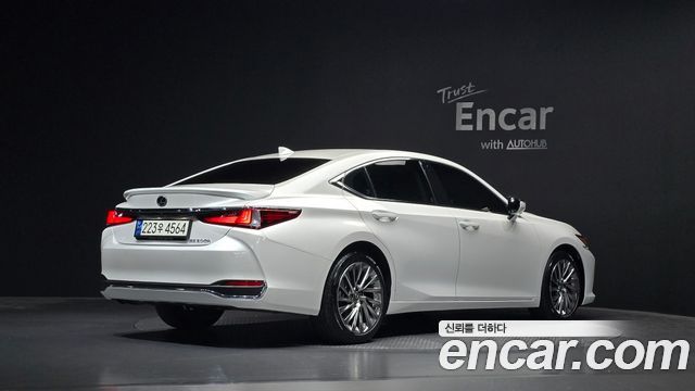 Lexus ES 2024 — photo 2