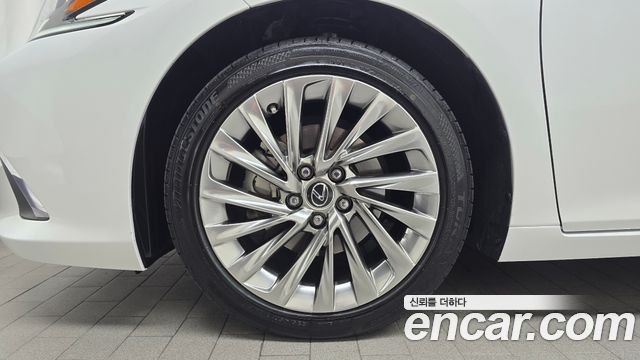 Lexus ES 2024 — photo 5