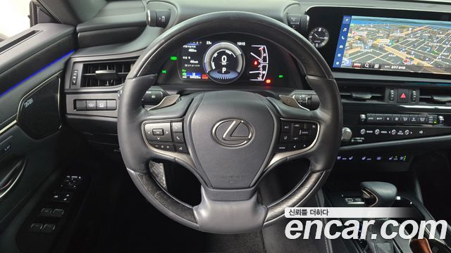 Lexus ES 2024 — photo 18