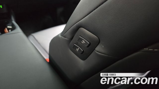 Lexus ES 2024 — photo 28