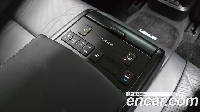 Lexus ES 2024 — photo 29