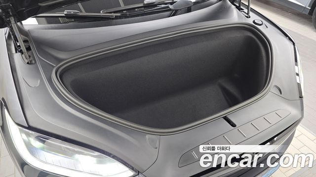 Tesla Model X 2026 — photo 6