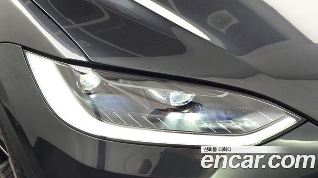 Tesla Model X 2026 — photo 8