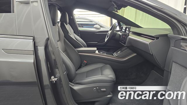 Tesla Model X 2026 — photo 16