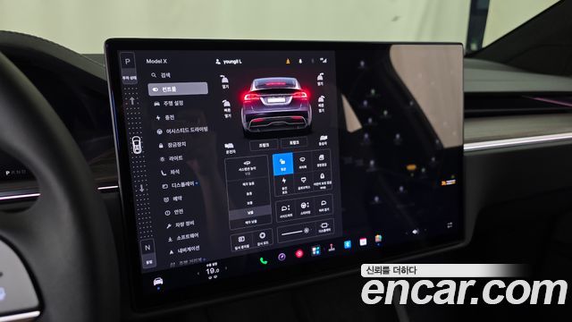 Tesla Model X 2026 — photo 31