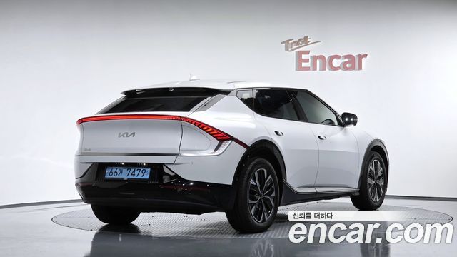 Kia EV6 2023 — photo 2