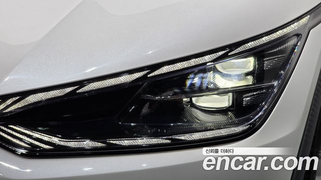 Kia EV6 2023 — photo 8