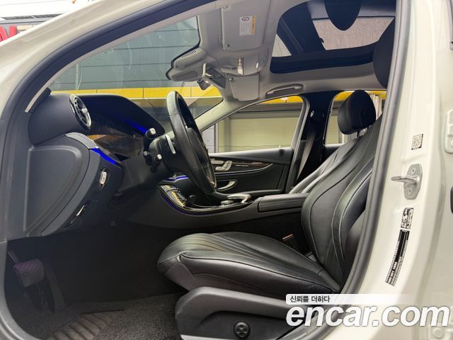 Mercedes-Benz E-Class 2017 — photo 8