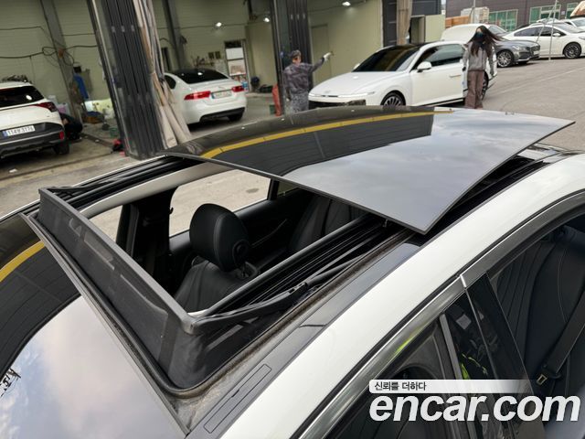Mercedes-Benz E-Class 2017 — photo 15