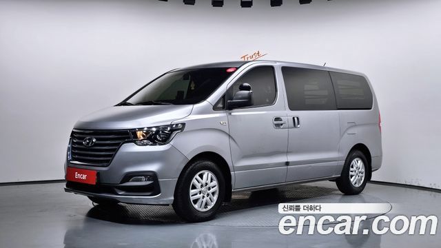 Hyundai Starex 2021 — photo 1