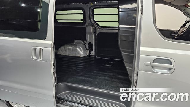 Hyundai Starex 2021 — photo 17