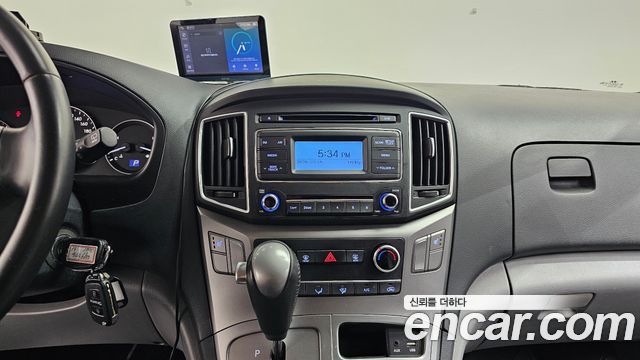Hyundai Starex 2021 — photo 18