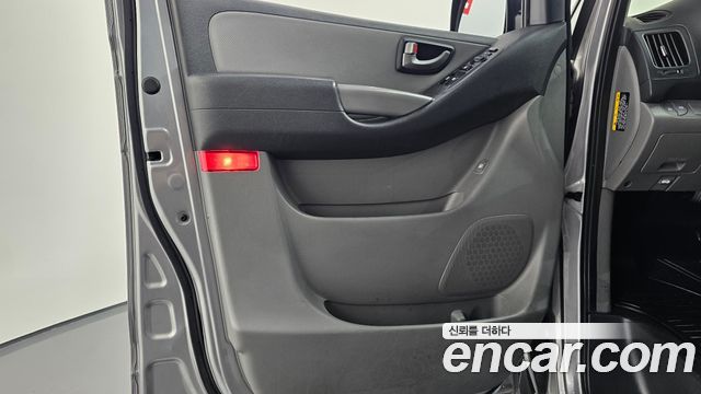 Hyundai Starex 2021 — photo 14