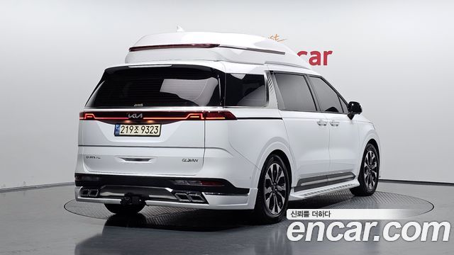 Kia Canival 2023 — photo 2