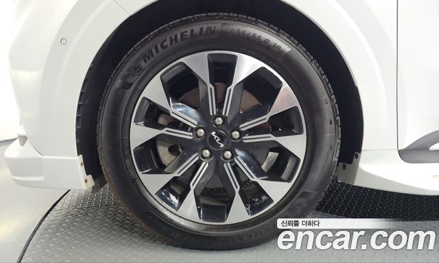 Kia Canival 2023 — photo 5