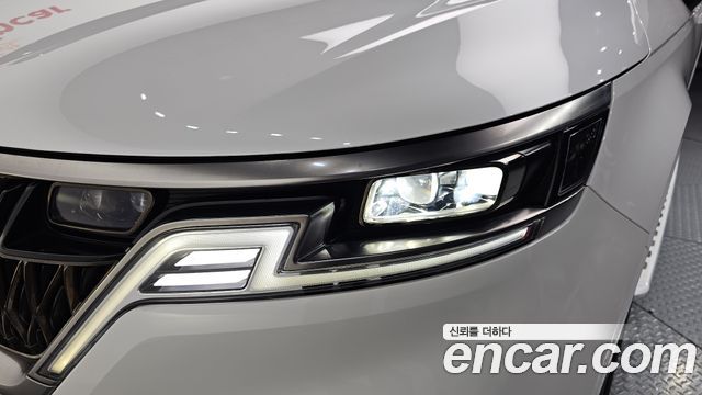 Kia Canival 2023 — photo 8