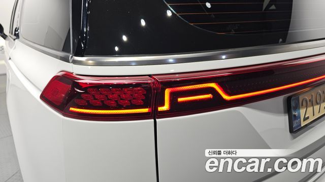 Kia Canival 2023 — photo 9