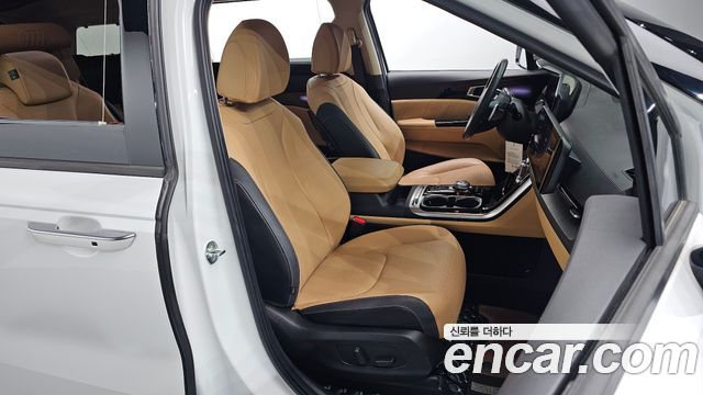 Kia Canival 2023 — photo 16