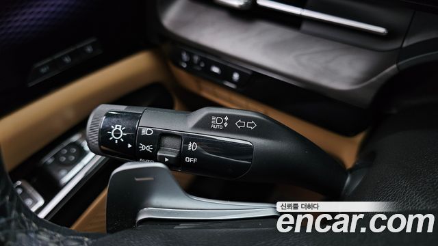 Kia Canival 2023 — photo 32
