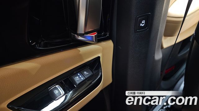 Kia Canival 2023 — photo 36