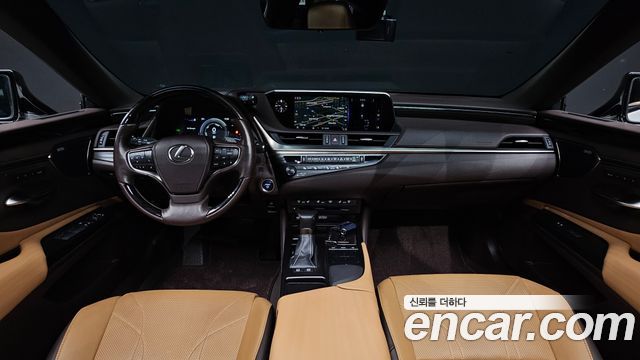 Lexus ES 2019 — photo 10