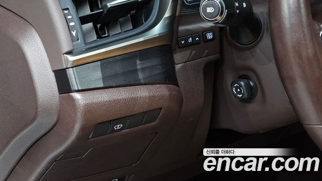 Lexus ES 2019 — photo 20