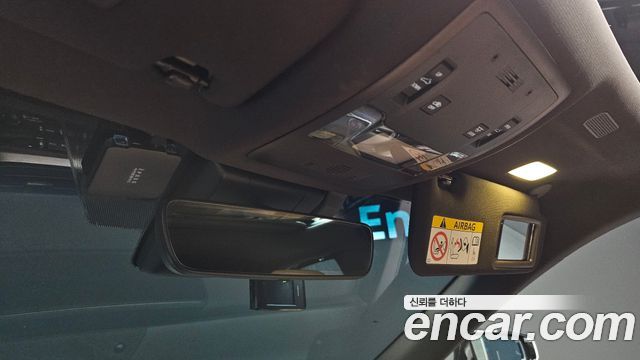 Lexus ES 2019 — photo 26