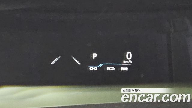 Lexus ES 2019 — photo 33