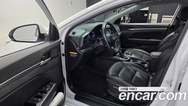 Hyundai AVANTE 2020 — photo 13