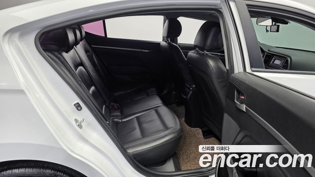 Hyundai AVANTE 2020 — photo 18