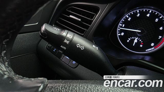 Hyundai AVANTE 2020 — photo 21